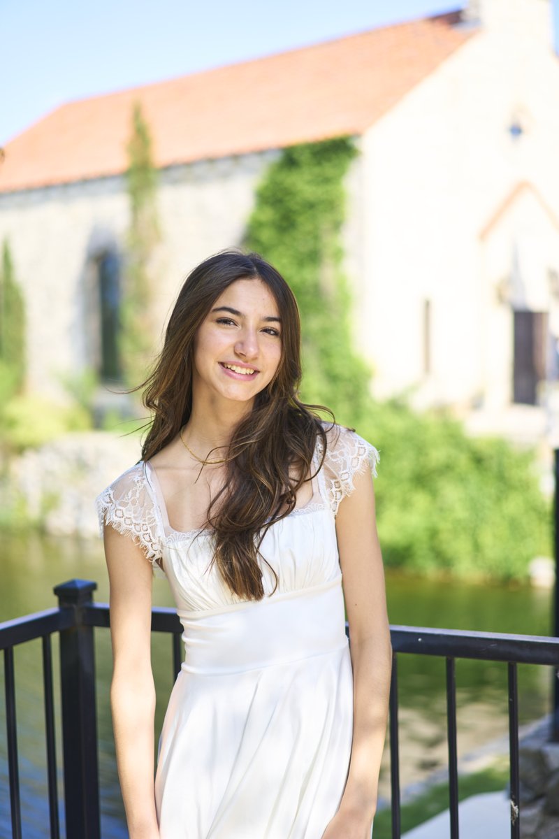 MayaSeniorPic-009.jpg