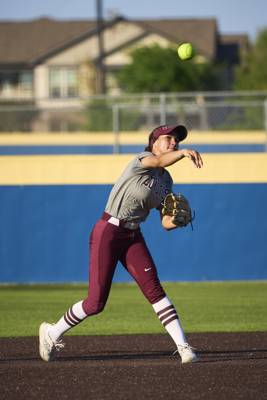 2026-03-26 Heritage vs Emerson Softball-015.jpg
