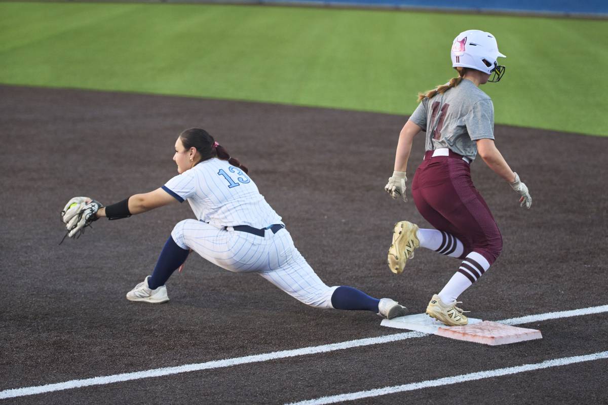 2026-03-26 Heritage vs Emerson Softball-077.jpg