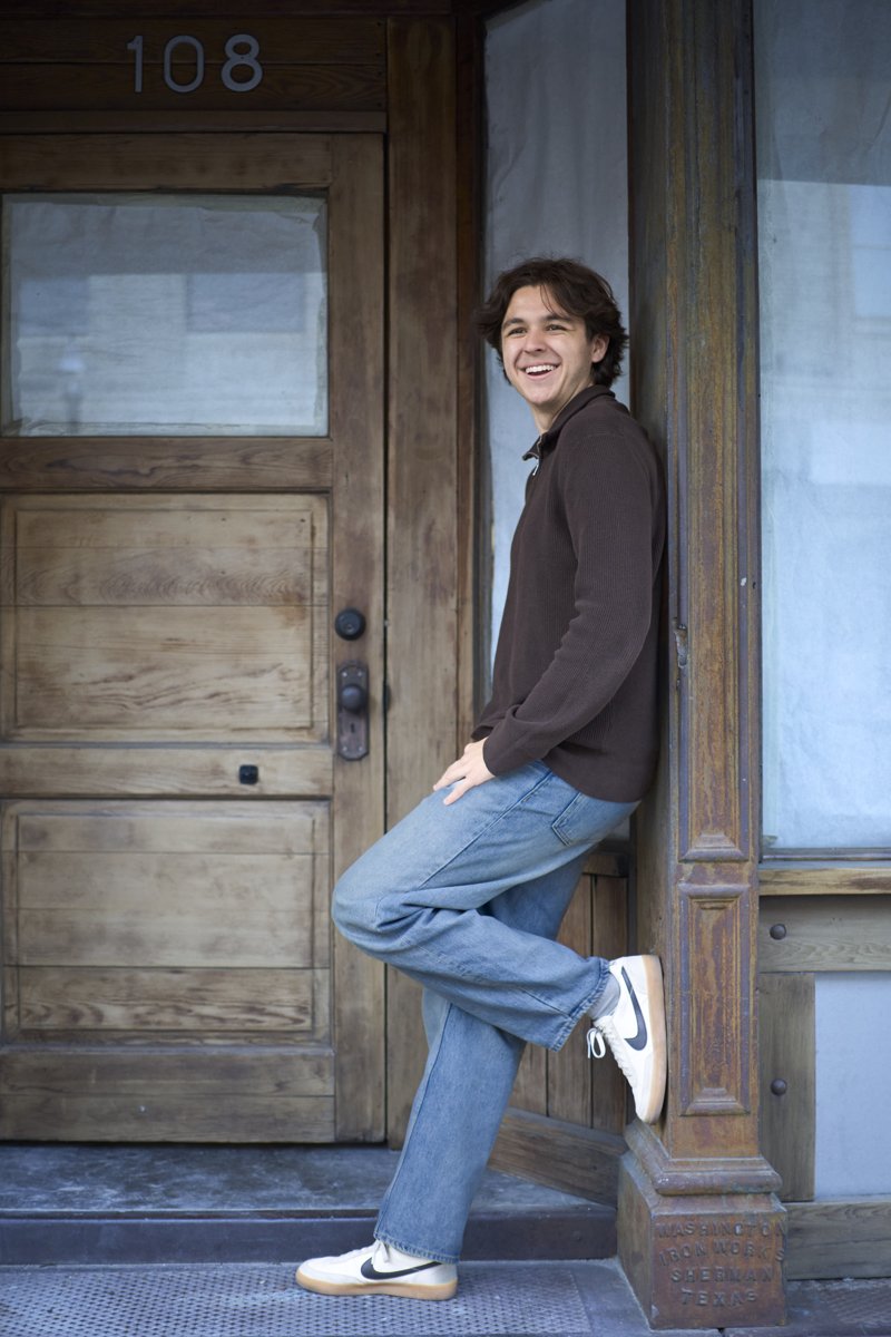 2025-11-02 Bren H Senior First Pass-087.jpg