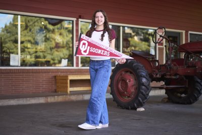 2025-10-05 Sarah L Senior-088.jpg