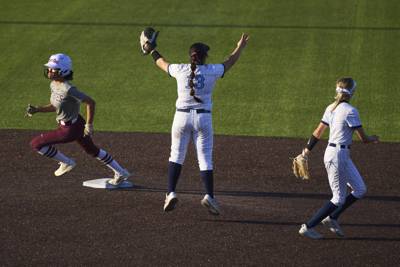 2026-03-26 Heritage vs Emerson Softball-036.jpg