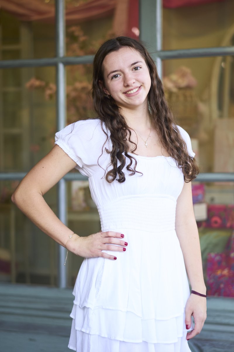 2025-10-05 Sarah L Senior-093.jpg