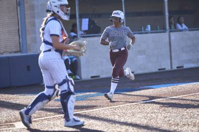 2026-03-26 Heritage vs Emerson Softball-006.jpg