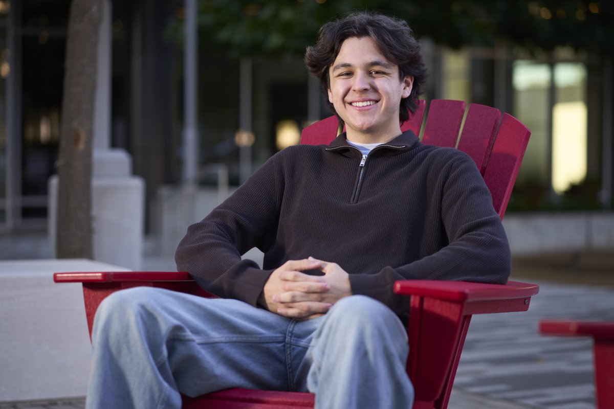 2025-11-02 Bren H Senior First Pass-079.jpg