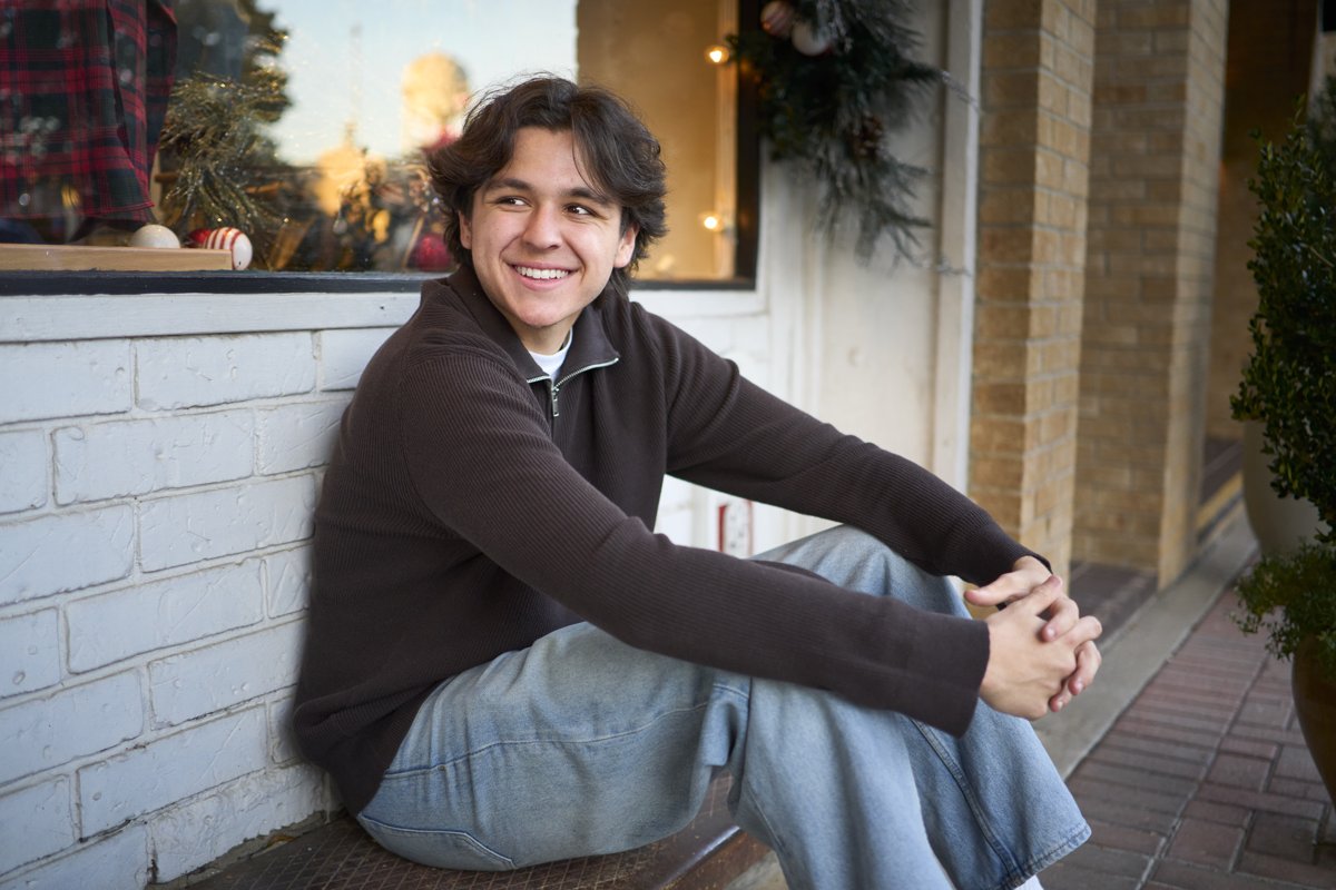 2025-11-02 Bren H Senior First Pass-092.jpg