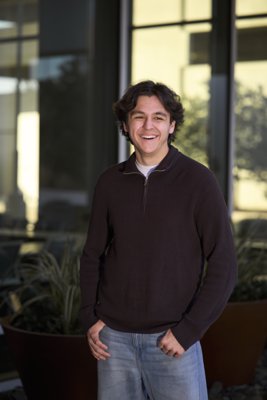 2025-11-02 Bren H Senior First Pass-081.jpg