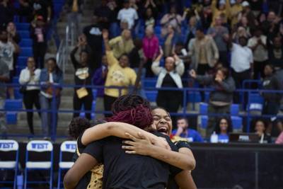 2026-02-27 Wakeland vs Memorial Girls Playoff Basketball-077.jpg